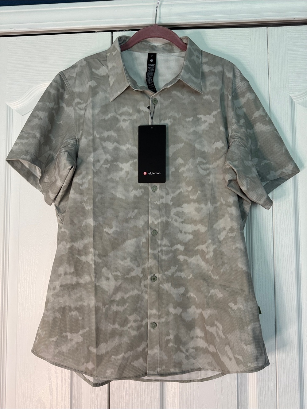 lululemon athletica Men's Airing Easy Short Sleeve Shirt in Fog Green